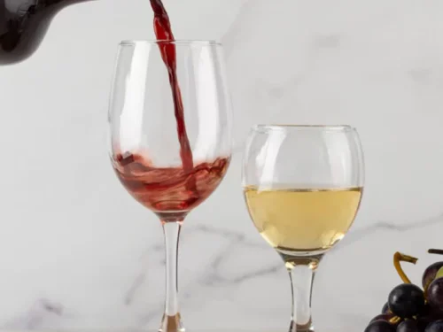 Non-Alcoholic Red Wine vs Regular Wine: What’s the Difference?